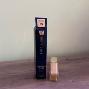 ESTÉE LAUDER-Double Wear Stay-in-Place 24-Hour
Longwear Concealer- NWT- shade 2N